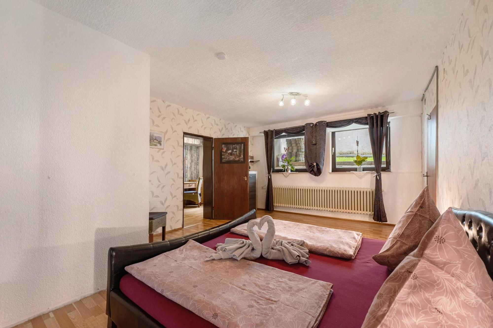 Ferienwohnung In Der Eifel Pesch Esterno foto
